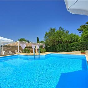 5 bedroom villa with pool & seaview, Perithia, sleeps 10